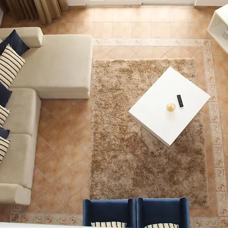V2 Ponta Grande Apartment